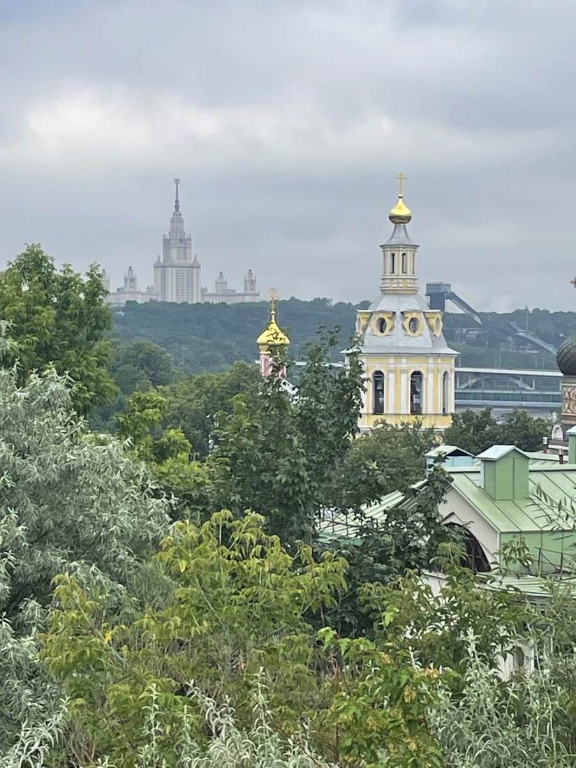 У Калужской заставы