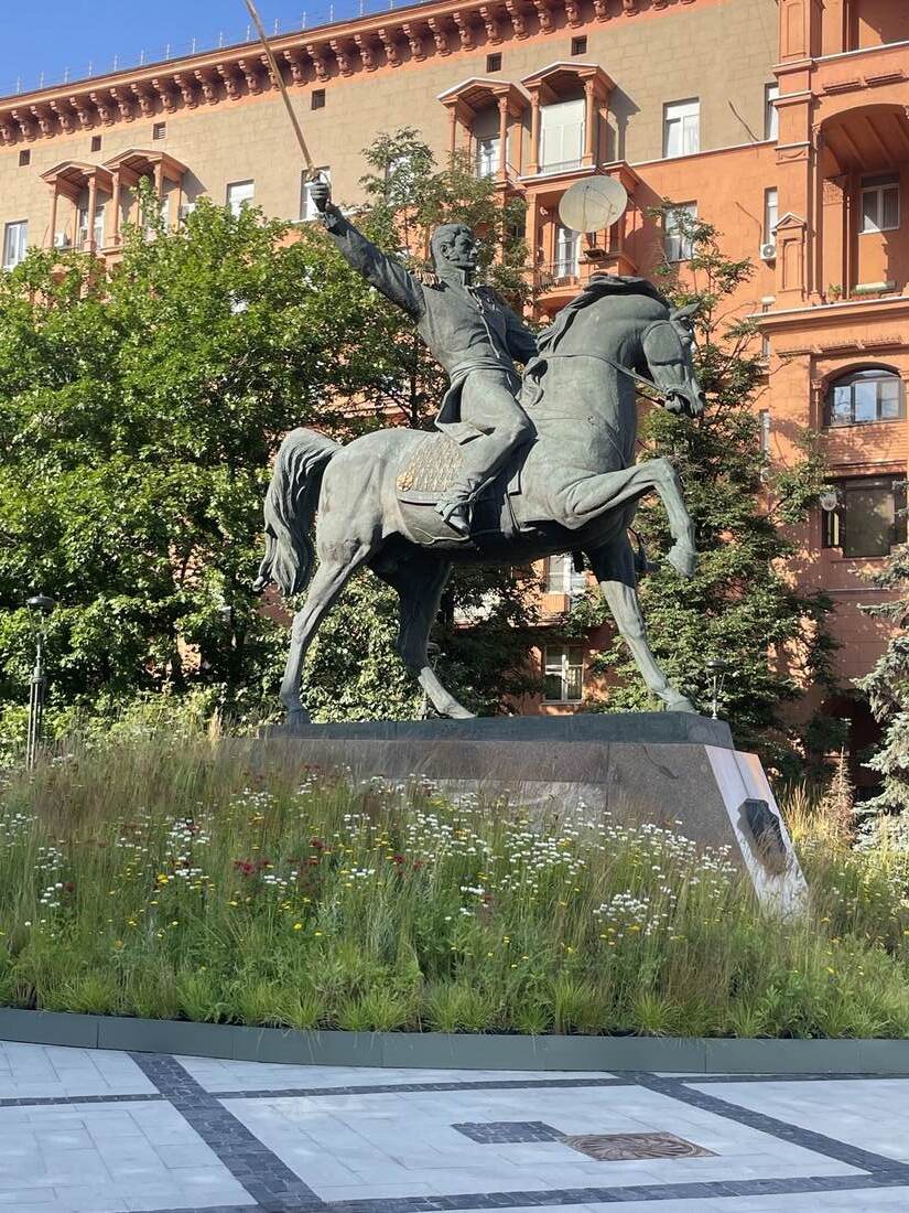 Кутузовский проспект: не даром помнит вся Россия!