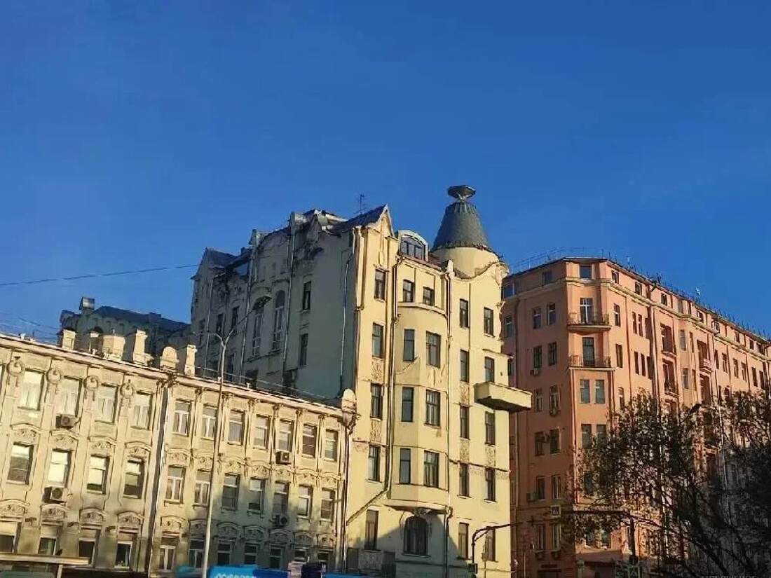 Блестящая Остоженка: от Храма Христа Спасителя до Дипломатической академии